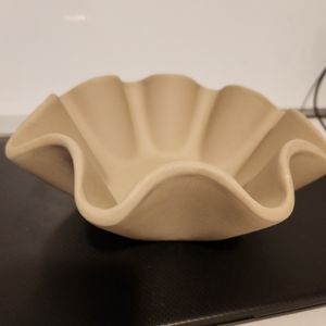 Pampered Chef stoneware tortilla shell bowl.